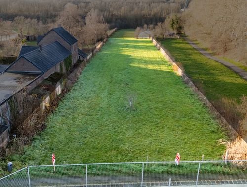                                         Terrain à bâtir à vendre à Lanaye, € 150.000
