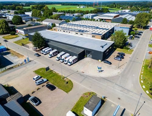                                         Bedrijfsgebouw te huur in Wavre, € 10.000
