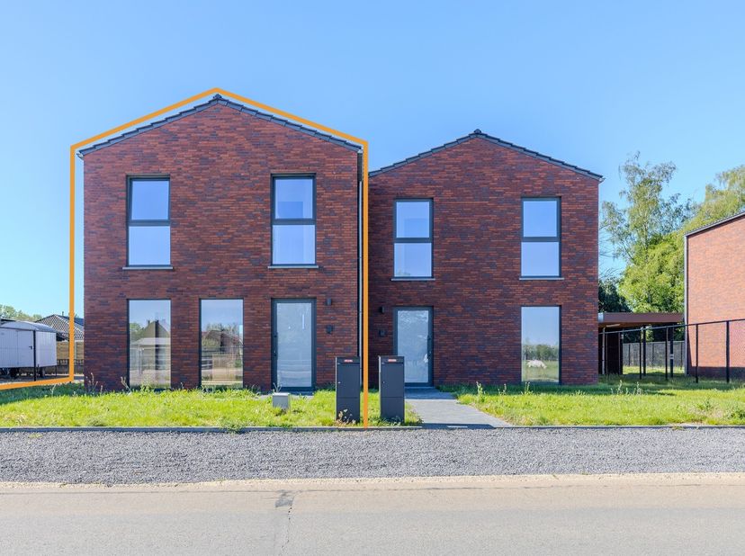 Nieuwbouwwoning met 3 slaapkamers in Opgrimbie<br />
Droom jij van een energiezuinige woning met alle comfort? Deze moderne halfopen bebouwing met 3 s