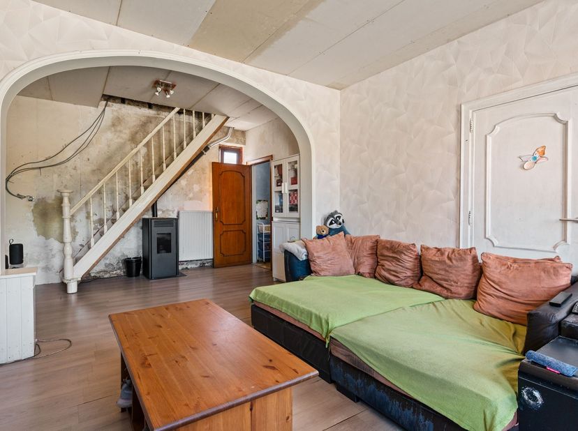 Renovatiewoning met 3 slaapkamers, zuidgerichte tuin en bijbouw van circa 90 m² in Zoutleeuw.<br />
<br />
<br />
Aan de Grote Steenweg 178 vindt u d