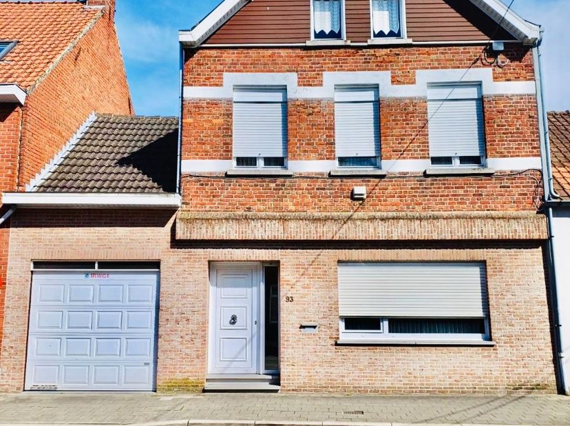 Huis te koop in Meenseheirweg 93,
                    8800 Roeselare