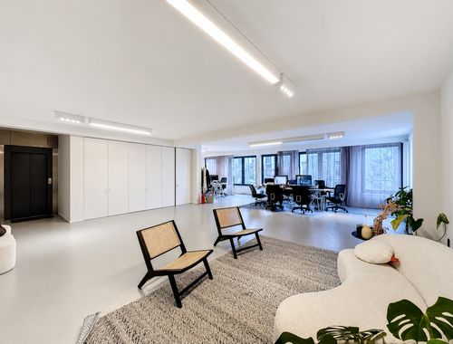                                         Kantoor te huur in Antwerpen, € 2.450
