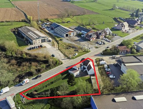                                         Bâtiment d’entreprise à vendre à Ophasselt, € 325.000
