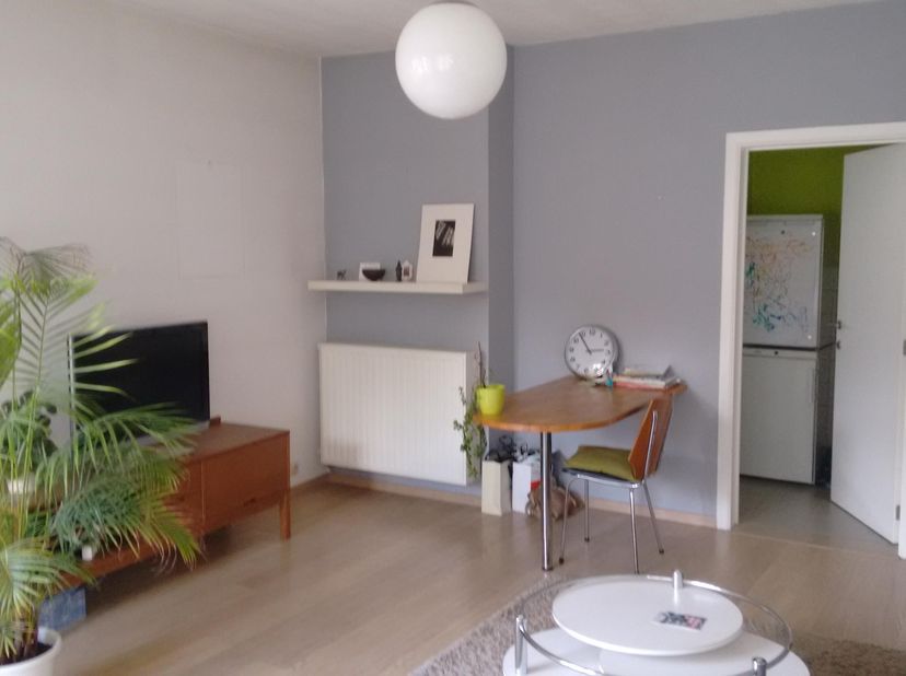Gezellig en goed gelegen appartement te Hasselt op wandelafstand van het centrum.<br />
<br />
Gelegen op de 2e verdieping in een gebouw met 5 apparte
