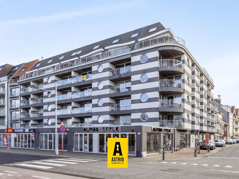 Ruime garagebox te koop in Residentie Nautica – Bredene <br />
<br />
Deze ruime garagebox bevindt zich in de residentie Nautica, op de hoek van de Ka