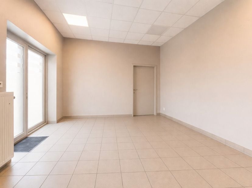 strong&amp;gt;Maison spacieuse entièrement rénovée avec grand garage, entrepôt et nombreuses possibilités Vous recherchez une maison prête à emménager ave