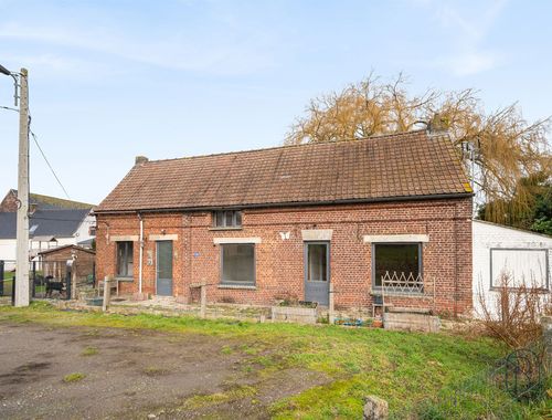                                         Woning te koop in Guignies, € 89.000
