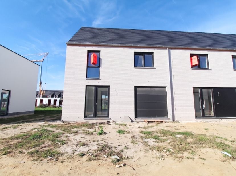 Huis te huur in Simonne Brugghestraat 44,
                    8800 Roeselare