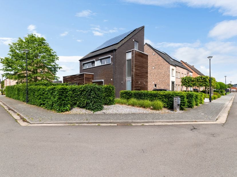 Huis te koop in Sint -Barbarastraat 9,
                    2440 Geel