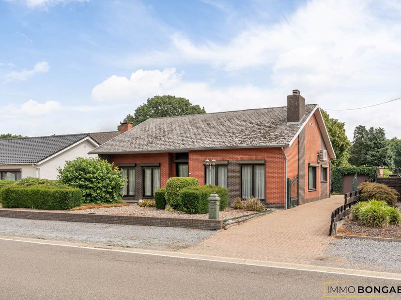 Deze ruime gelijkvloerse woning is gelegen op een perceel van maar liefst 11a89ca langs de Laarderweg in Grote Brogel (Peer). Erperheide, Snow Valley