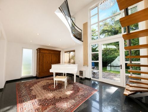                                         Maison à louer à Woluwe-Saint-Pierre, € 2.800
