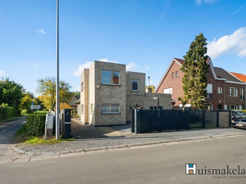 Huis te koop in Verlorenbroodstraat 20,
                    9820 Merelbeke