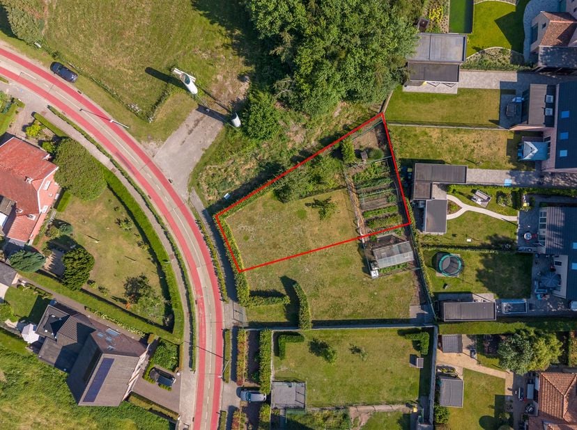 Bouwgrond (484m²) voor halfopen bebouwing nabij centrum Vosselaar!<br />
Geen bouwverplichting | Zuid-west georiënteerde tuin<br />
Ideaal gelegen, op