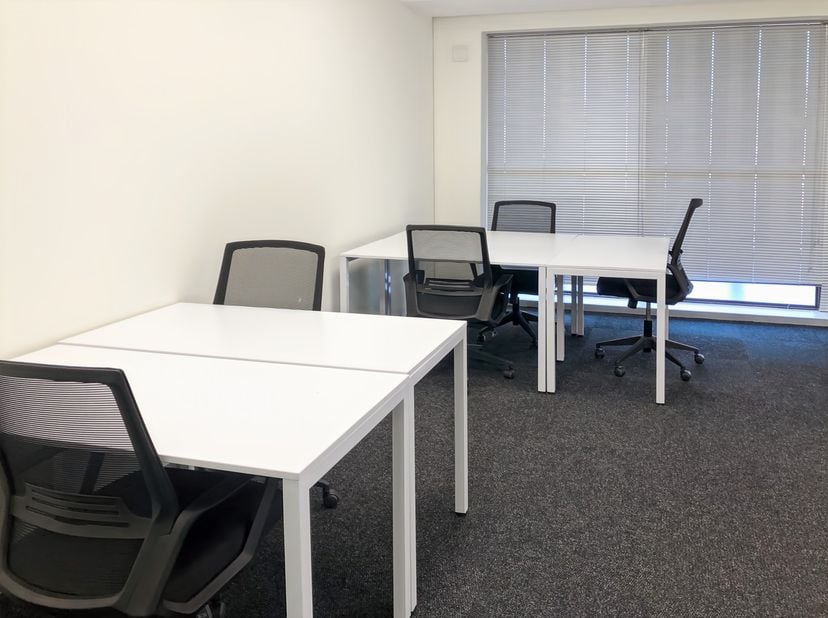Volledig uitgeruste gemeubileerde kantoorruimte met service voor u en uw team in Regus Axis Parc<br />
<br />
Dit aanbod omvat een eigen kantoorruimte