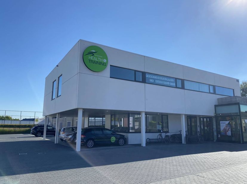 Kantoor te huur van ca. 27 m² in Roeselare. Maakt deel uit van een groter complex waar paramedische begeleiding en advies wordt aangeboden. Zo zijn er