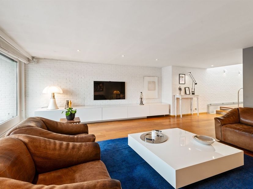 Opportuniteit kangoeroewonen, zorgwoning, handel en woonst  op topligging in het centrum van Geel.<br />
11 zonnepanelen (4.620 Wp)<br />
Asbestveilig