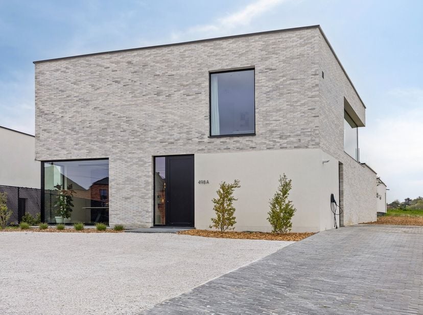 Hier woont u op een unieke locatie waar de ideale balans heerst tussen rust, natuur en bereikbaarheid. Met vlotte verbindingen naar zowel Sint-Truiden