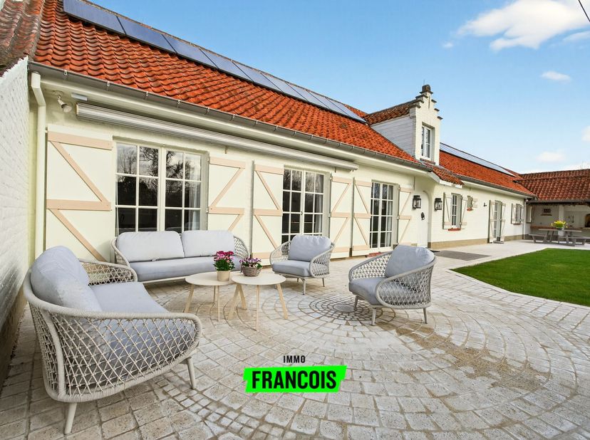 Découvrez The Treehouse Gistel, une maison de vacances spacieuse et singulière qui est bien plus quun simple hébergement  cest un lieu où les familles