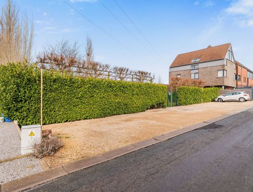                                         Terrain à bâtir à vendre à Vezin, € 225.000
