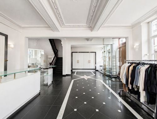                                         Bâtiment commercial à vendre à Oudenaarde, € 750.000
