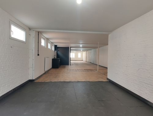                                         Commerce à louer à Antwerpen, € 1.300
