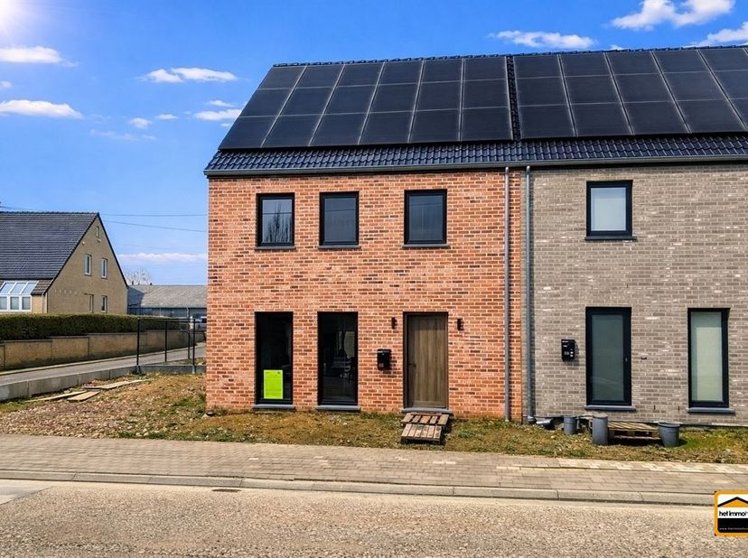 Recente passiefwoning op gunstige locatie met 4 slaapkamers en tuin<br />
<br />
Deze recente eengezinswoning treffen we aan in Millen, een deelgeme