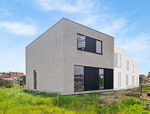                                        Woning te koop in Moorsele, € 437.000

