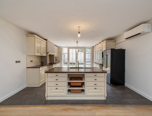                                         Woning te koop in Aartselaar, € 419.000
