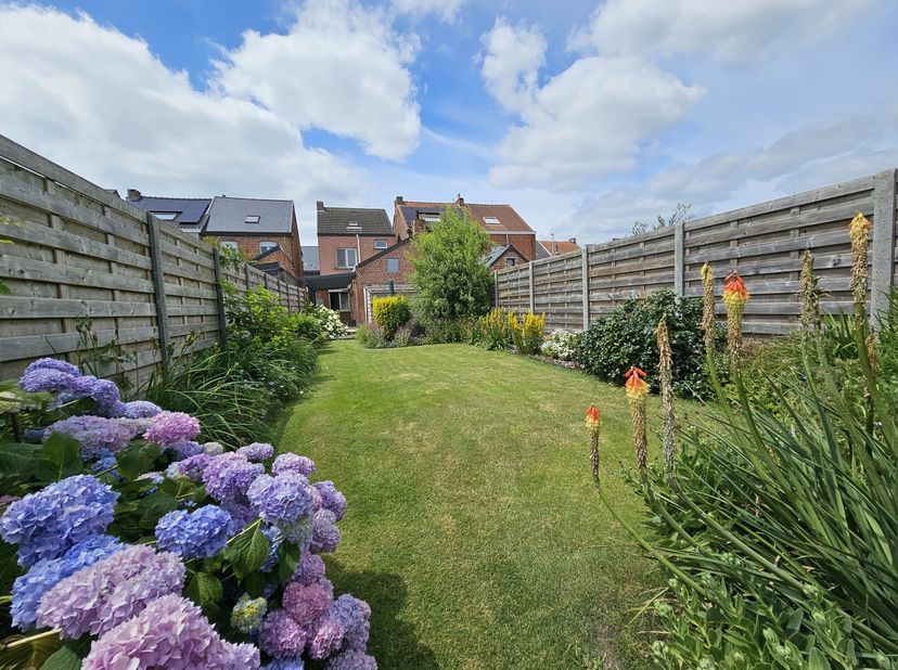 Charmante maison avec jardin ensoleillé dans un quartier calme à Kapelle-op-den-Bos<br />
Cette charmante maison avec un magnifique jardin est située