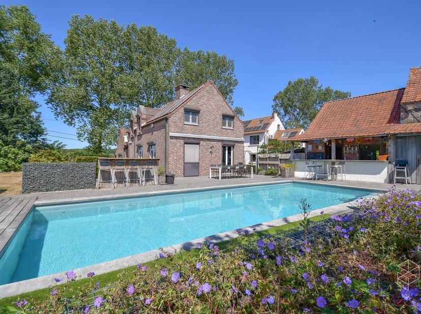 Maison à vendre
                    à 8340 Damme