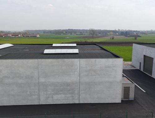                                         Entrepôt à vendre à Aartrijke, € 443.354
