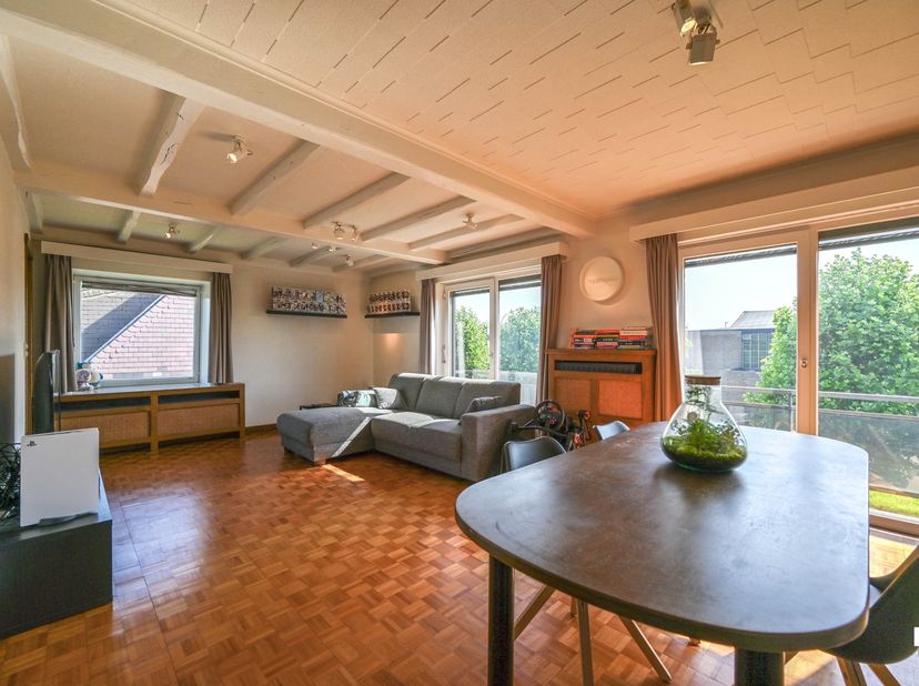 Rustig gelegen appartement met twee slaapkamers op wandelafstand van verscheidene handelszaken, natuurreservaat 'De Zavelput' en Vrije-en de Stedelijk