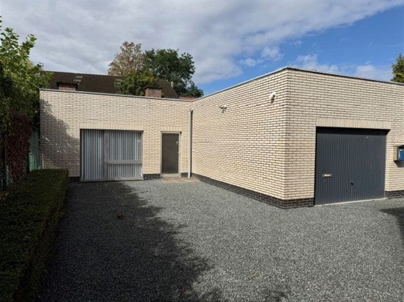 Bedrijfsvastgoed te huur in Colmarstraat 27 bus 4,
                    9100 Sint-Niklaas