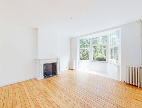                                         Gemengd gebruik te koop in La Louvière, € 275.000
