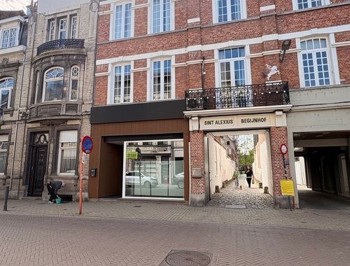                                         Bureaux à louer à Dendermonde, € 1.500
