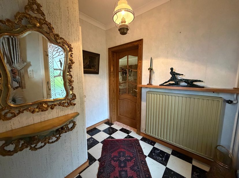 In De Drij Dreven 4 te Zonhoven vinden we deze ruime vrijstaande woning met tal van mogelijkheden, gelegen op een prachtig perceel van maar liefst 20a