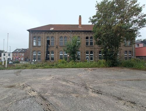                             Bedrijfsgebouw te koop in Muizen

