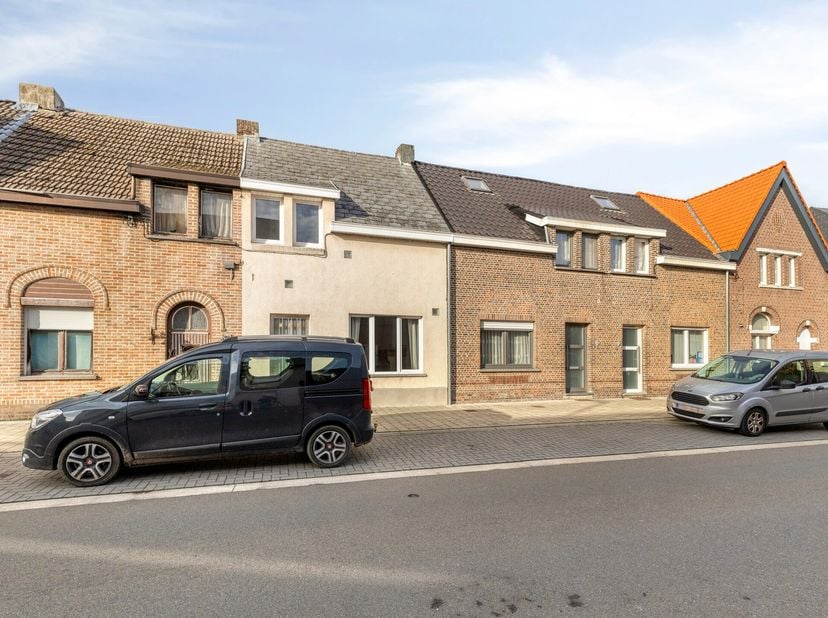 In het pittoreske en groene Sint-Amands, bekend om zijn prachtige wandelroutes langs de Schelde en zijn rustige, familiale leefomgeving, bieden wij de
