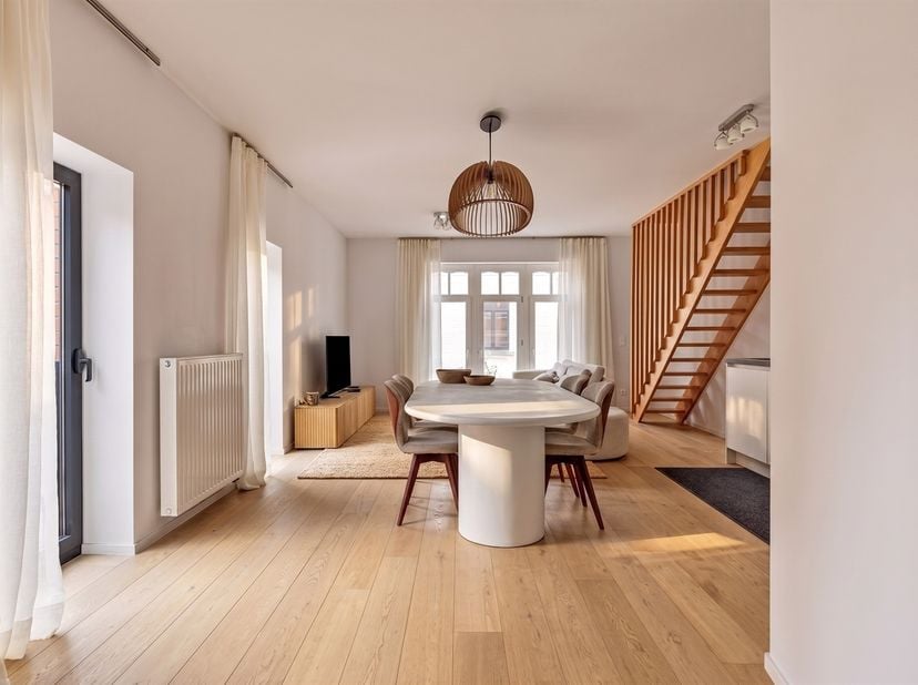 PORTES OUVERTES Jeudi 27/8 Cet appartement en duplex meublé peut être visité sans engagement le jeudi 27 août entre 17h30 et 18h30. Vous êtes les bien