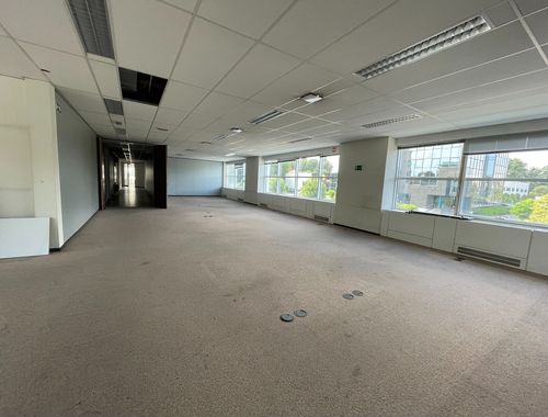                                         Espace de bureaux à louer à Wemmel, € 6.057
