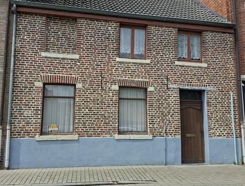                                         Maison deux facades à vendre à Zoutleeuw, € 125.000
