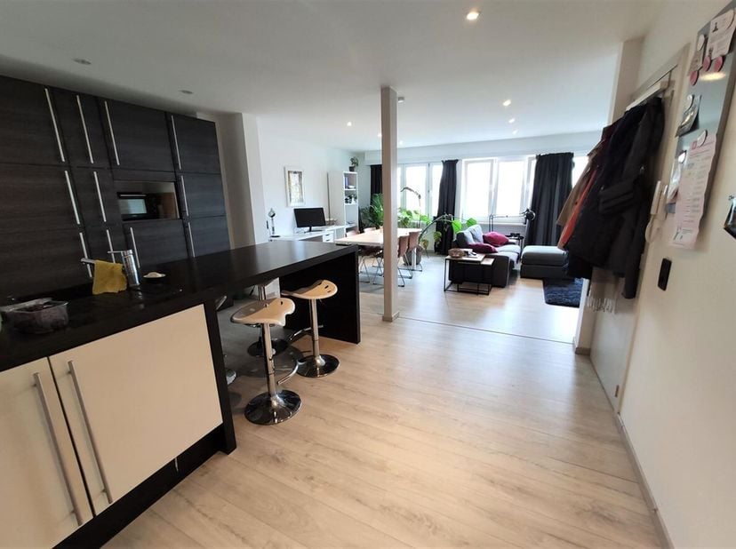 Zeer mooi gerenoveerd appartement te huur nabij Te Boelaerpark!<br />
Ligging: Dit gezellig appartement bevindt zich in Borgerhout, dichtbij het Te Bo