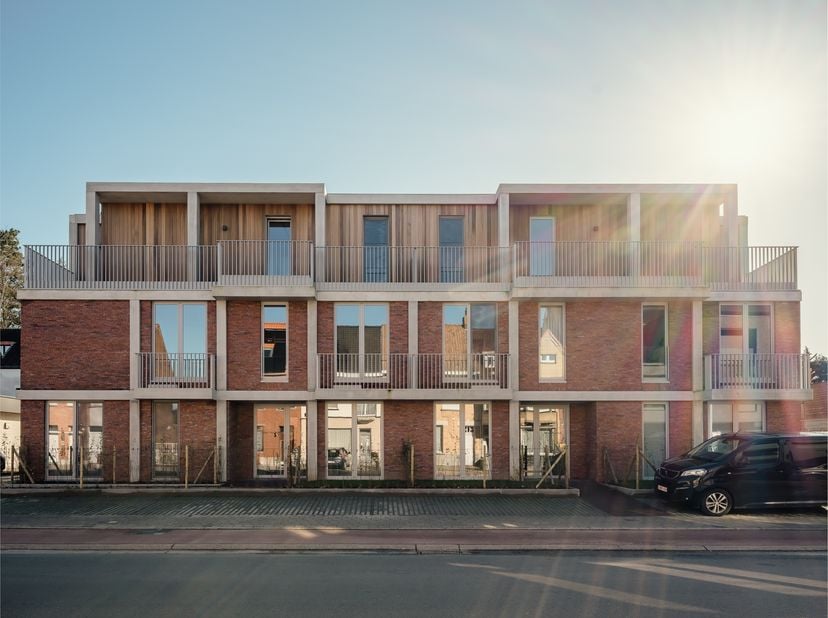 Maak kennis met Villa Churchill, een luxueus nieuwbouwproject<br />
met 10 BEN-appartementen in het hart van<br />
Waregem.<br />
<br />
Appartement 1