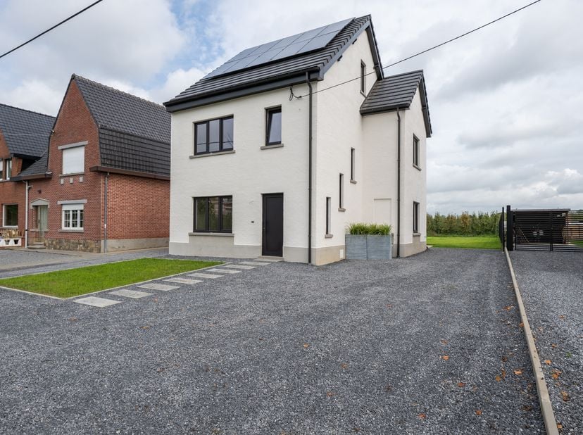 Maison à vendre à Raasbeekstraat 18,
                    3850 Nieuwerkerken