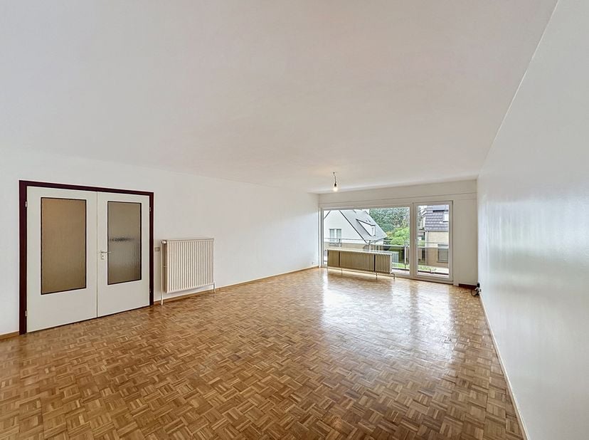 Entre le cimetière de Strombeek-Bever et la piscine Pierrebad, au 2e étage d’un petit immeuble dans une ruelle calme, magnifique appartement 2 chambre