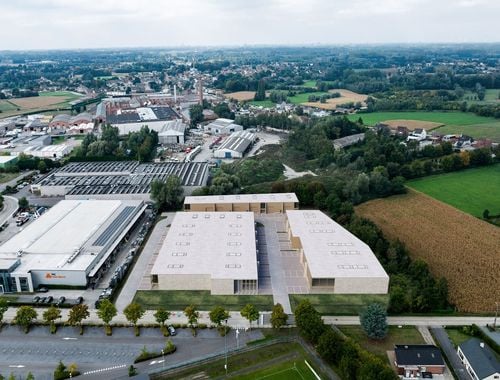                                         Bedrijfsgebouw te koop in Laarne, € 410.000
