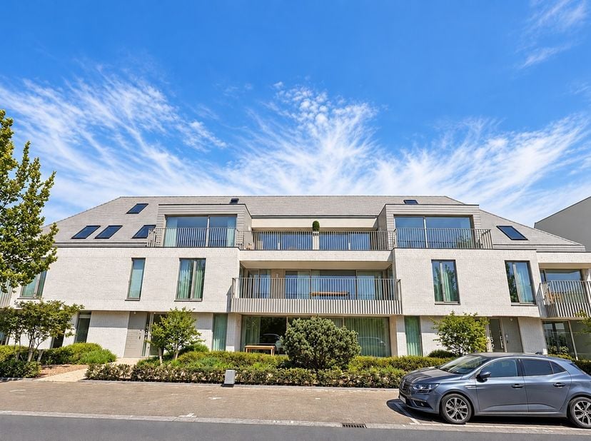 Appartement te koop in Strandlaan 152,
                    8670 Sint-Idesbald
