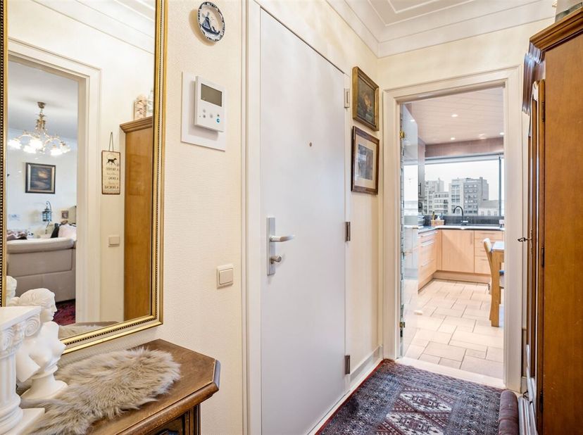 Appartement met 3 slaapkamers en zicht op de Mercator in Oostende<br />
Ligging<br />
Gelegen op een centrale toplocatie in Oostende, op wandelafstand