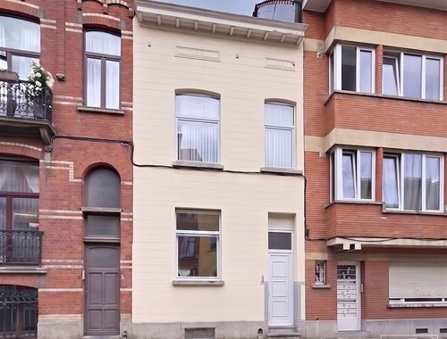                                         Eengezinswoning te koop in Etterbeek, € 650.000
