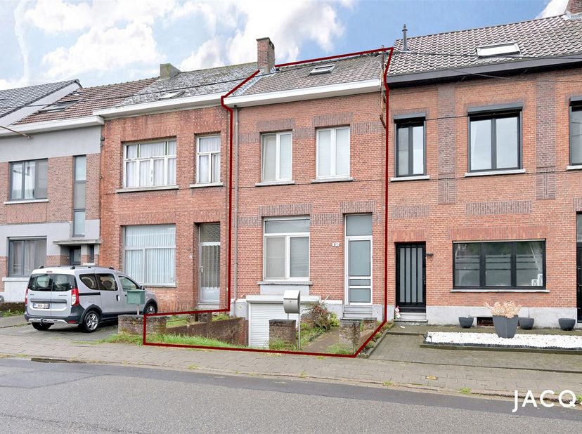 Huis te koop in Albrecht Rodenbachstraat 12,
                    2850 Boom